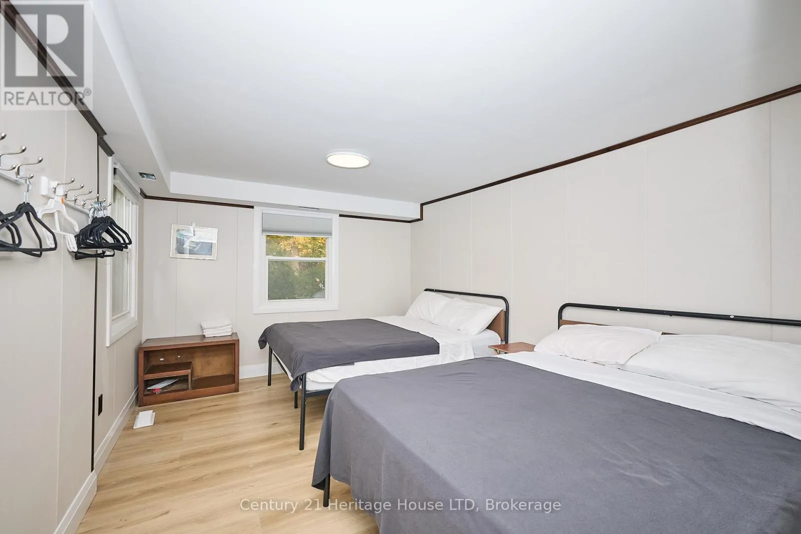 1033 FIRELANE 1 ROAD