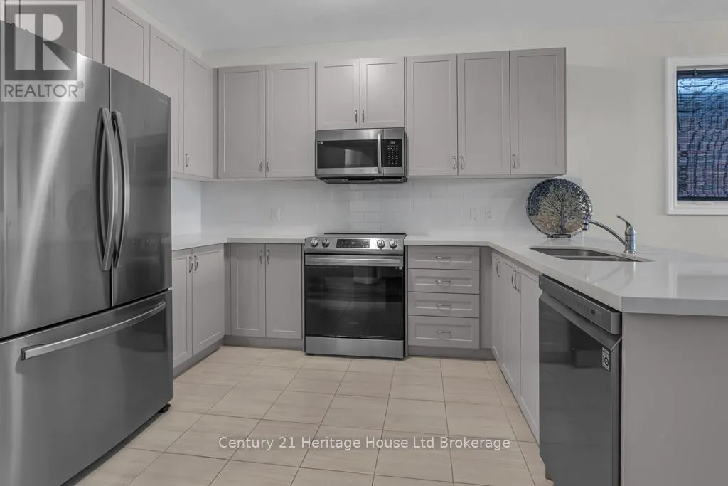 30 SEATON CRESCENT