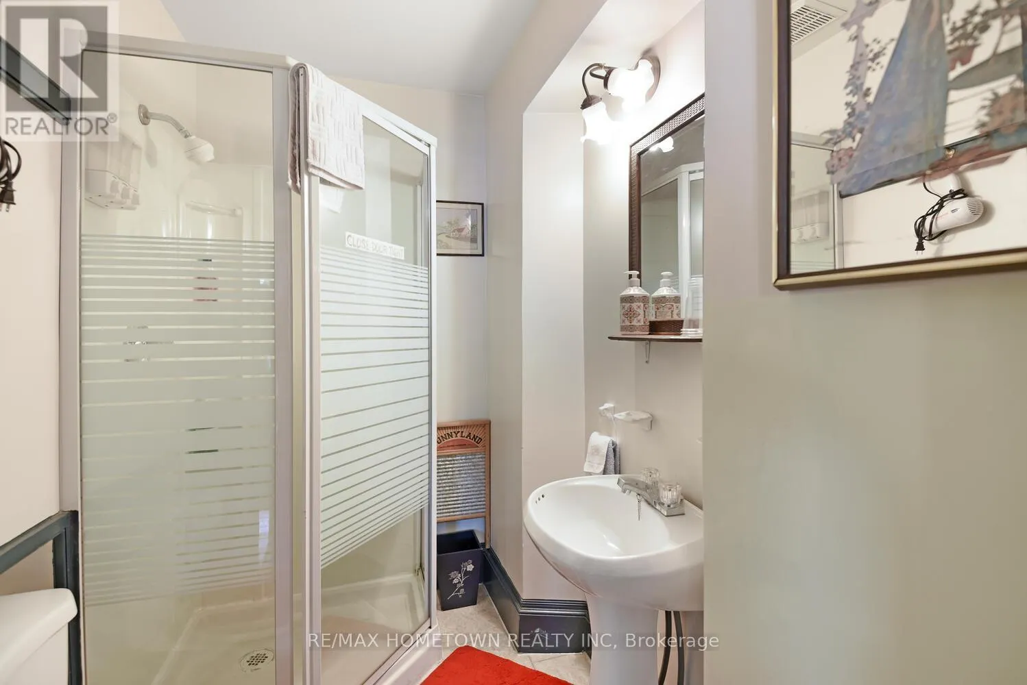 495 KING STREET W