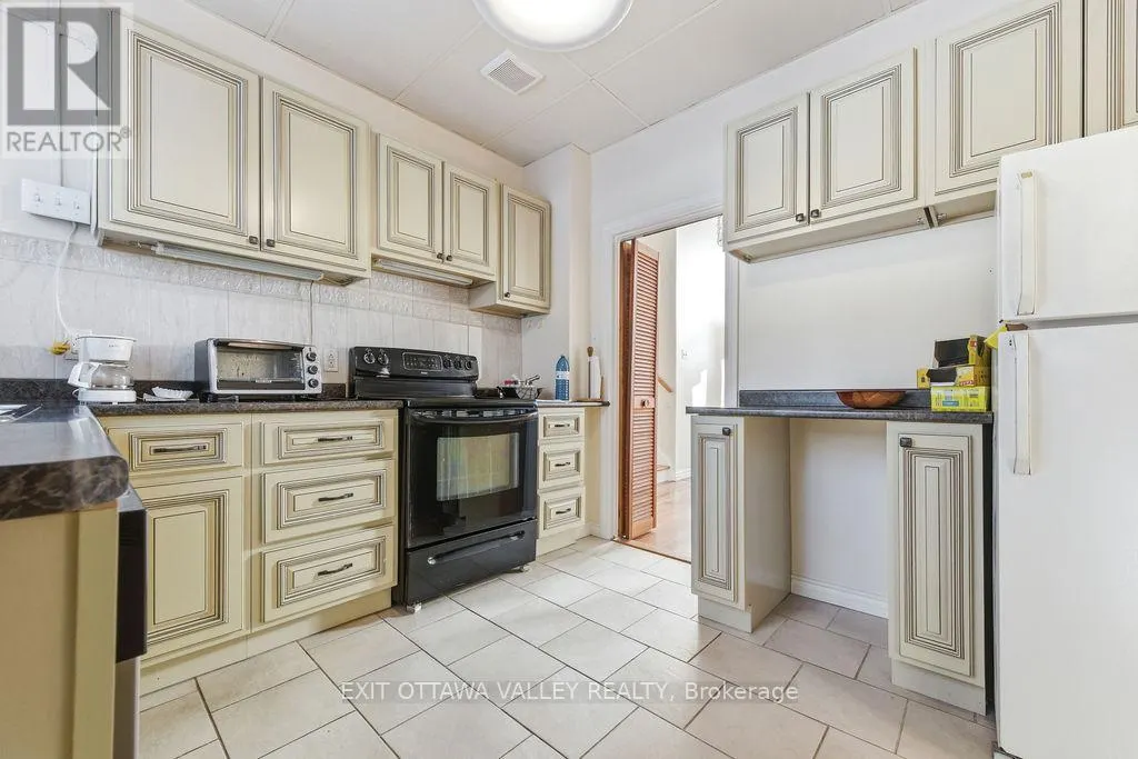 3 NEWTON CRESCENT