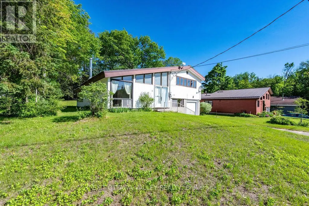 3 NEWTON CRESCENT