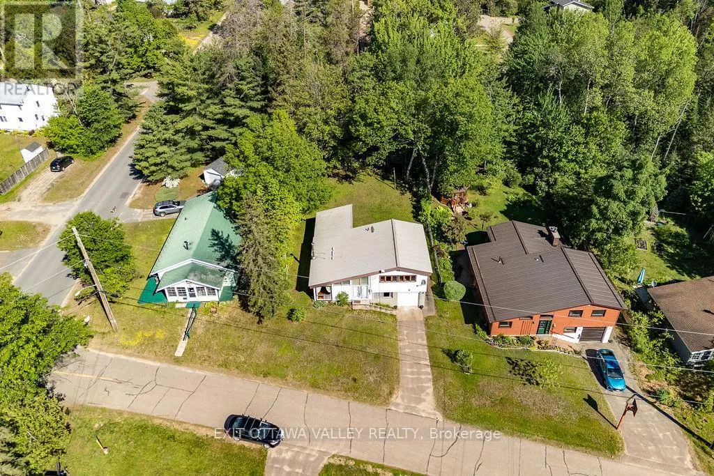 3 NEWTON CRESCENT