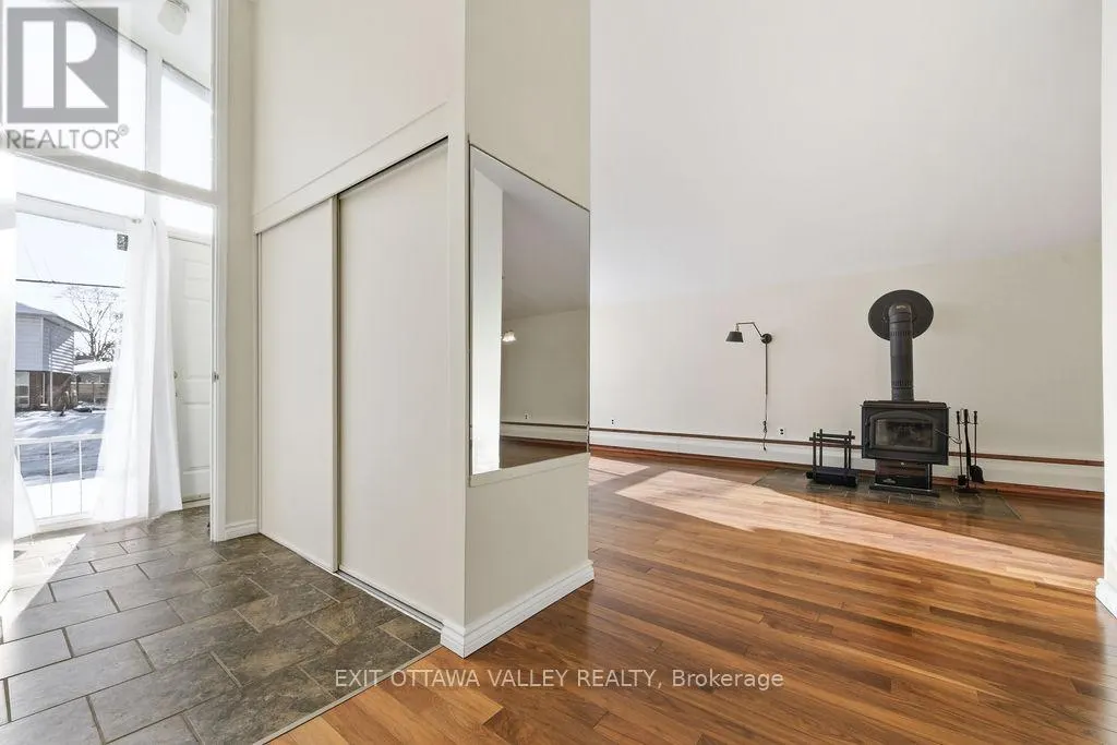 3 NEWTON CRESCENT