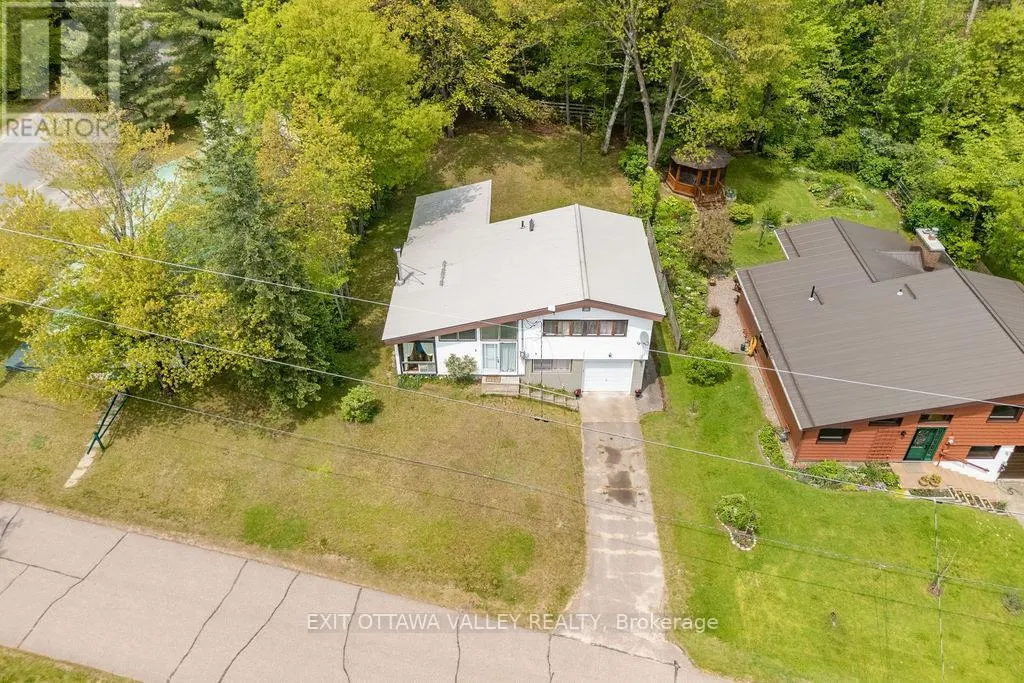 3 NEWTON CRESCENT
