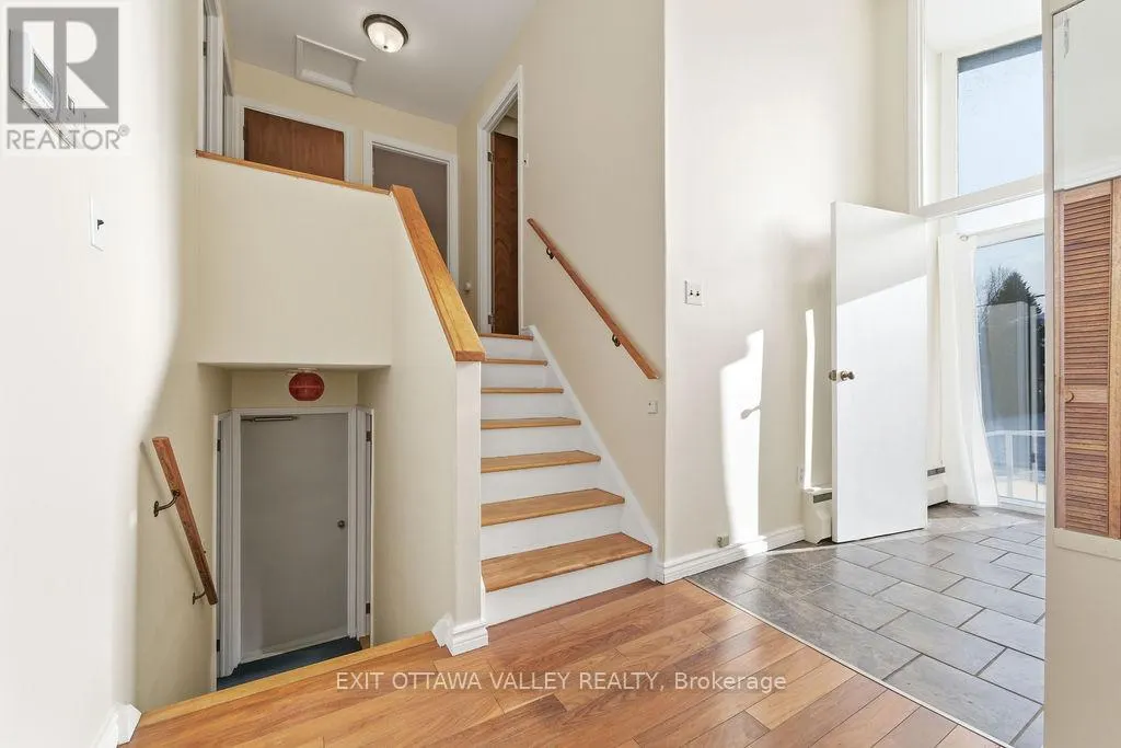 3 NEWTON CRESCENT