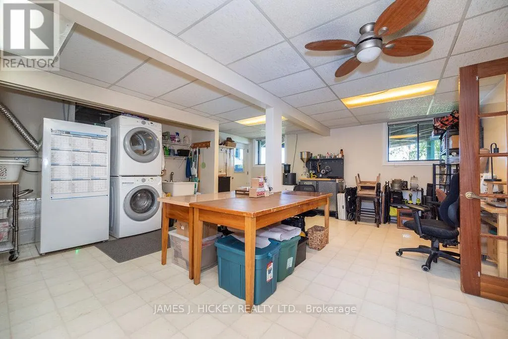 581 ROCKY POINT LANE