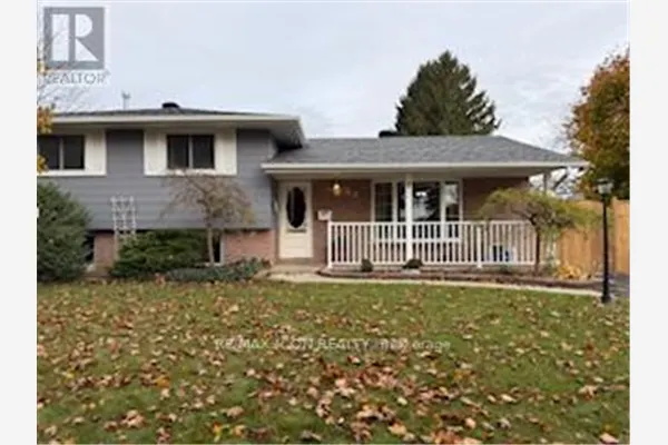 55 GRACEFIELD CRESCENT