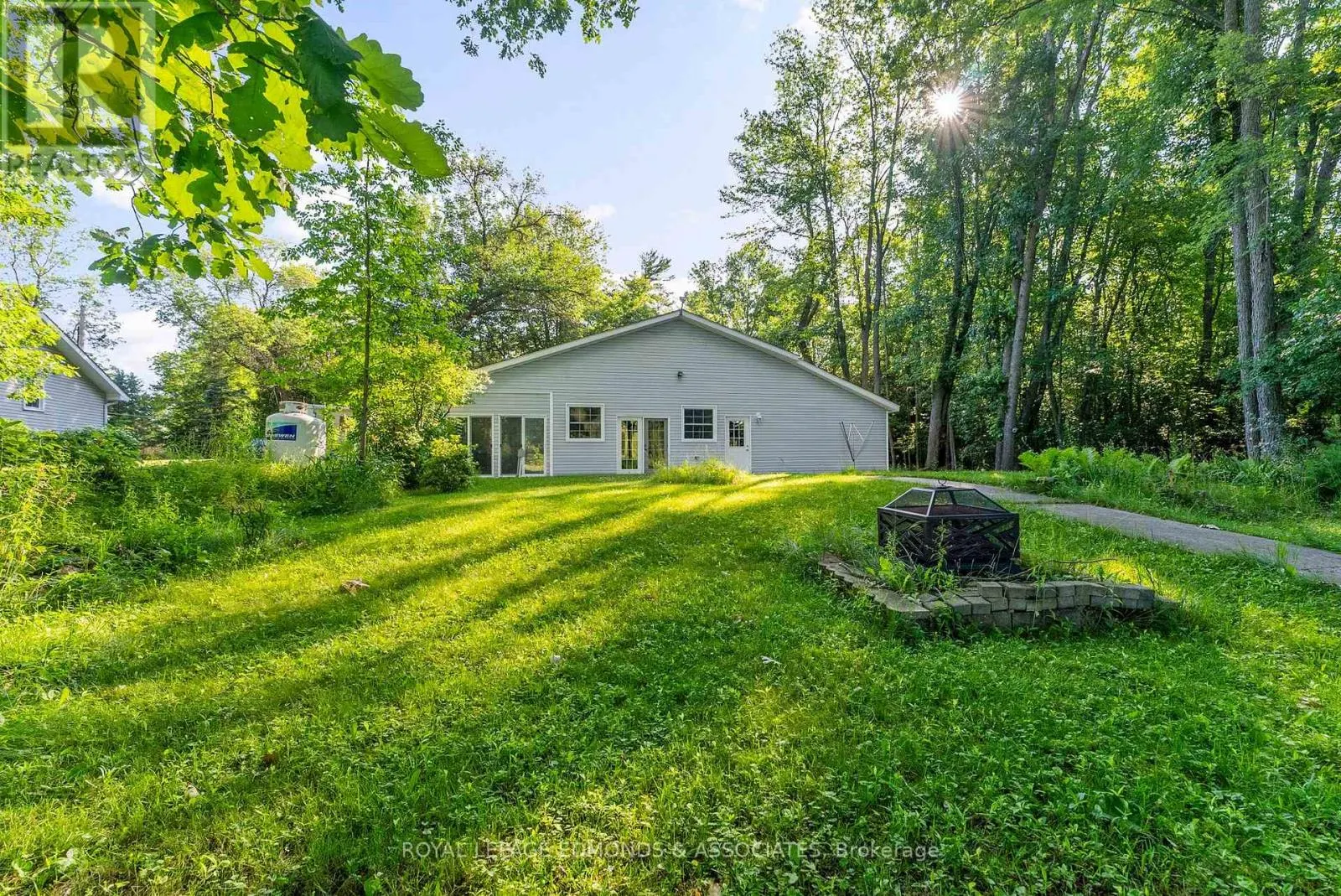 731 FRANCIE LANE