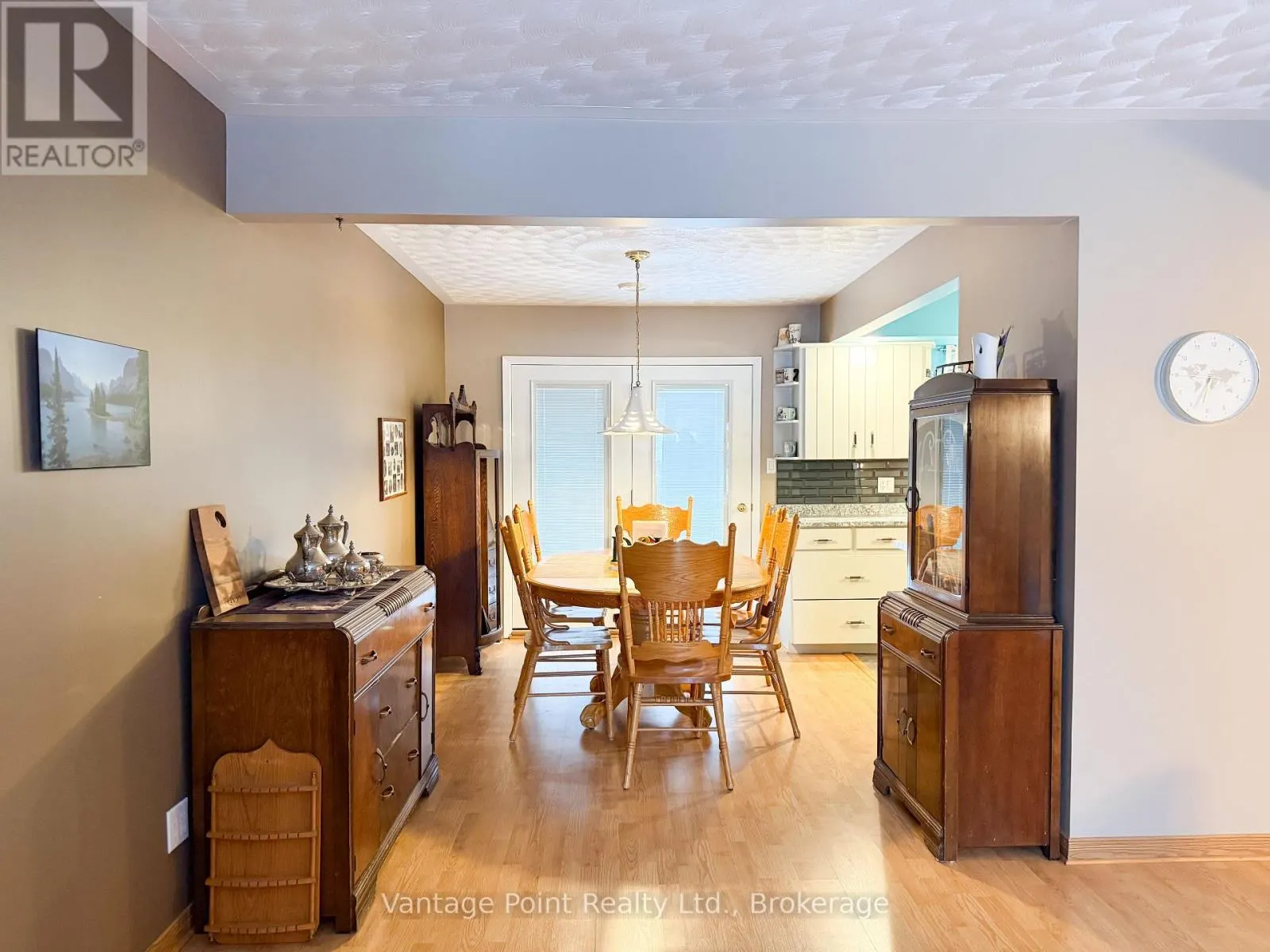 154 15TH AVE CLOSE
