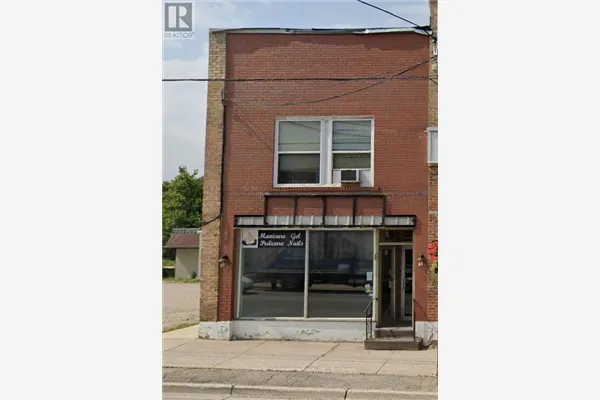 6 TORONTO STREET SOUTH