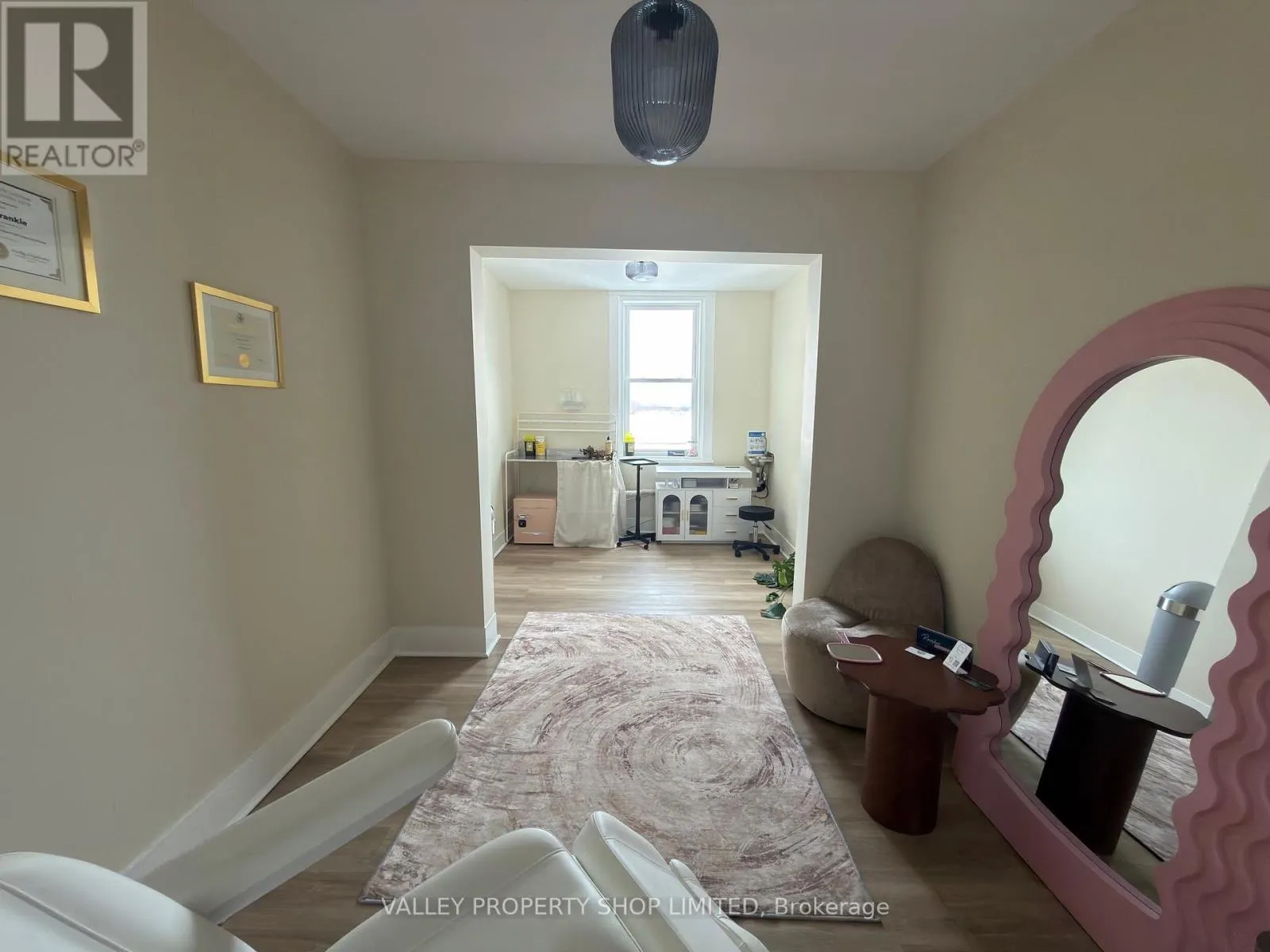 207 PEMBROKE STREET W