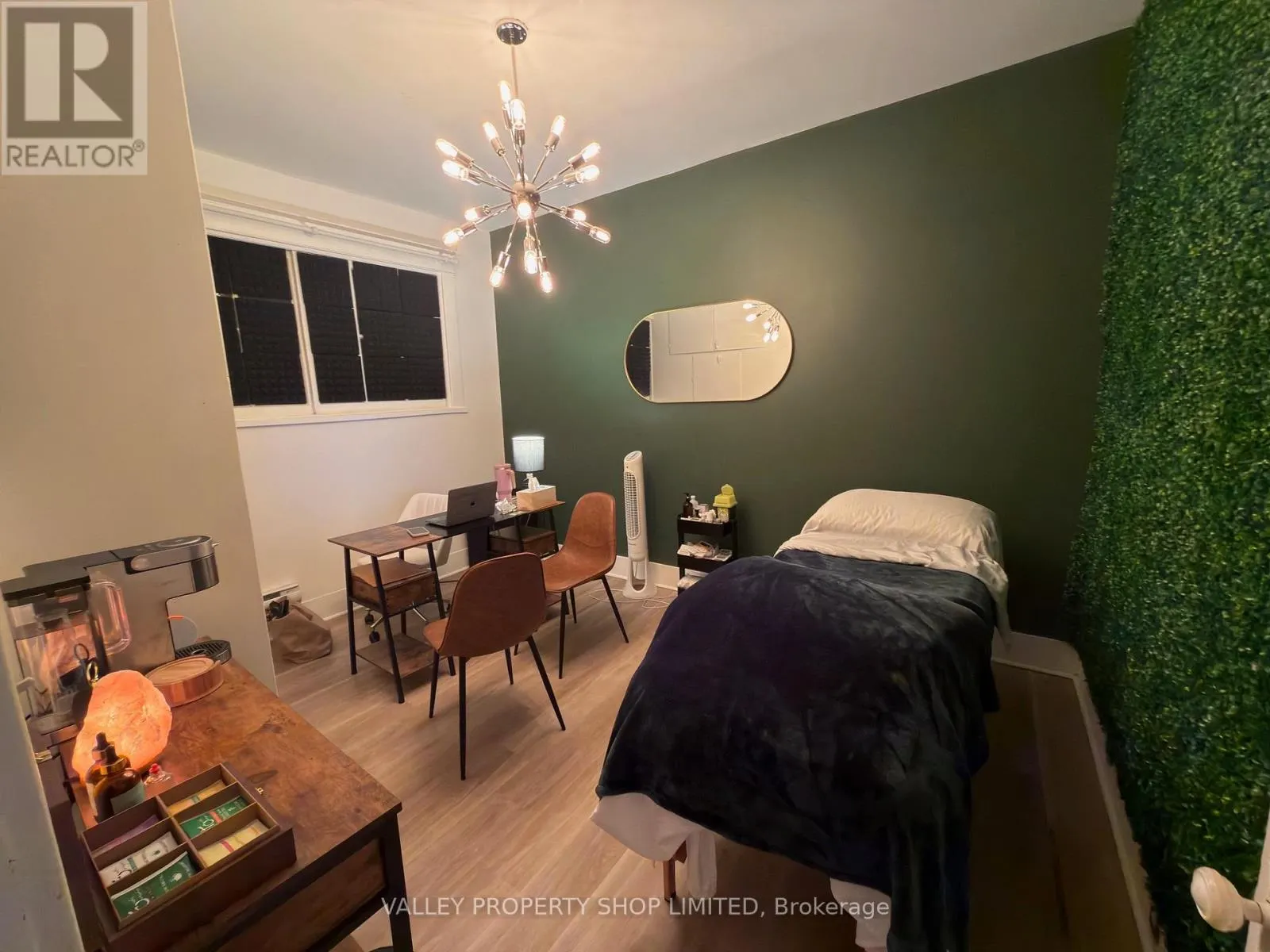 207 PEMBROKE STREET W