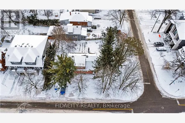 641 TWEEDSMUIR AVENUE