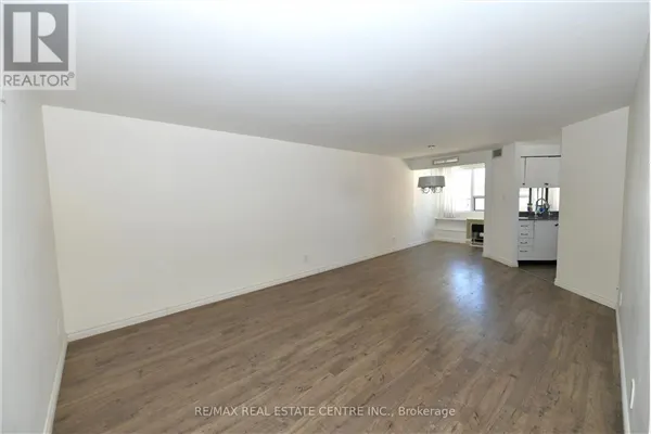 405 - 20 ELLEN STREET E