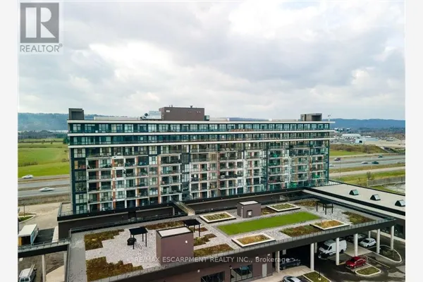 810 - 560 NORTH SERVICE ROAD