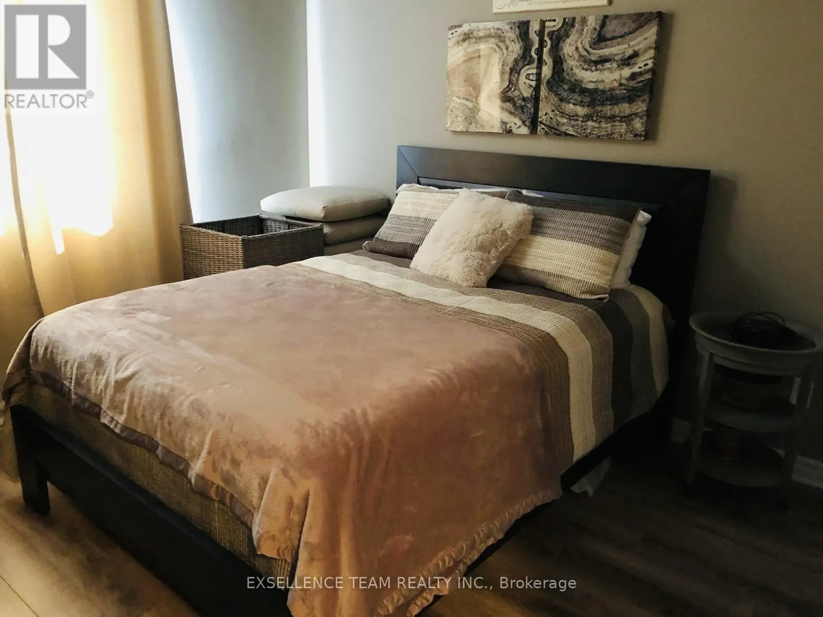 201 - 222 FIRST STREET E