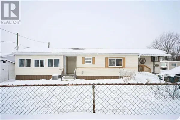 204 - 241 ST. PAUL STREET W #204