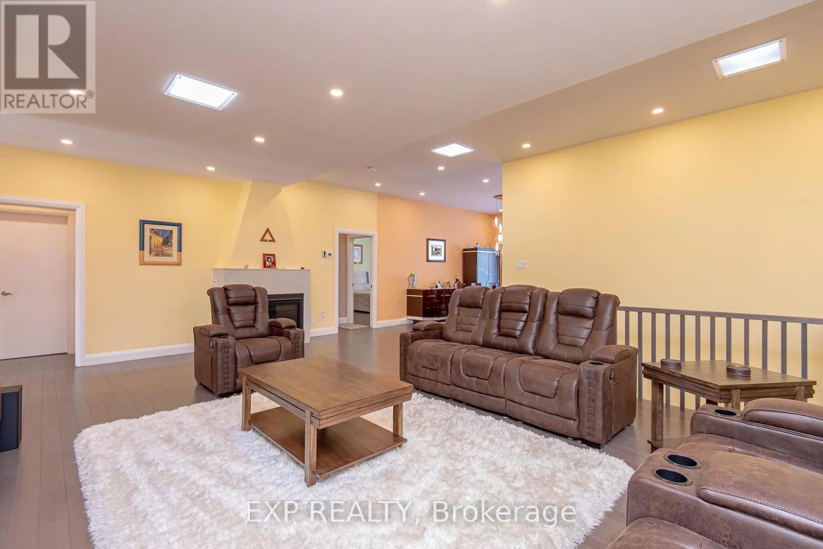 1473 ROSEBELLA AVENUE W