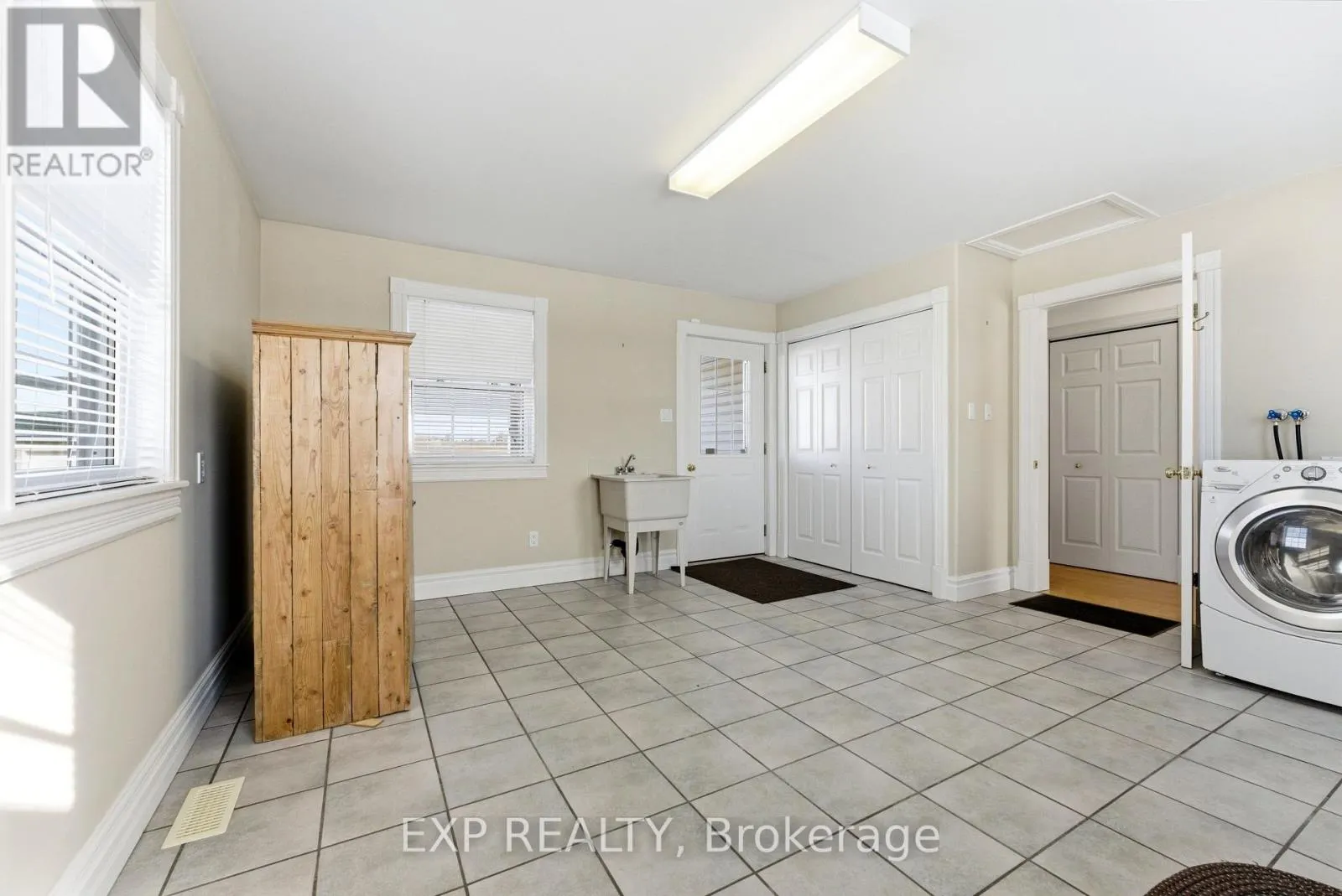 53 ROCKIES ROAD