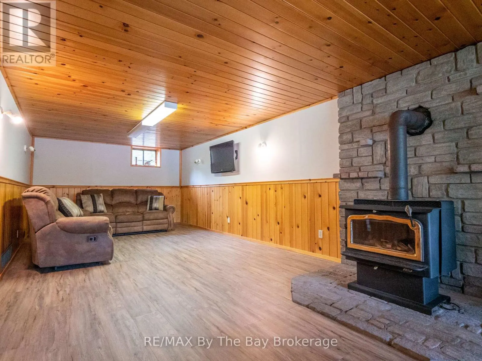 4018 ISLAND 980 / DEER ISLAND