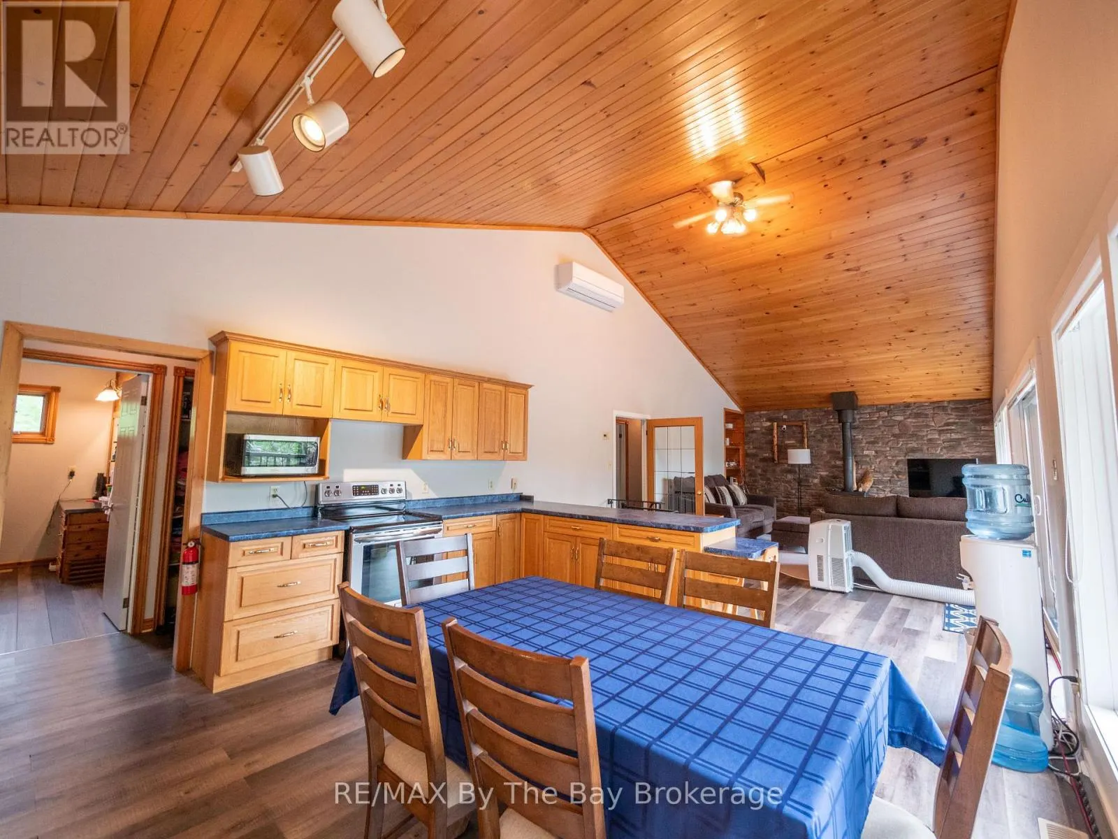 4018 ISLAND 980 / DEER ISLAND
