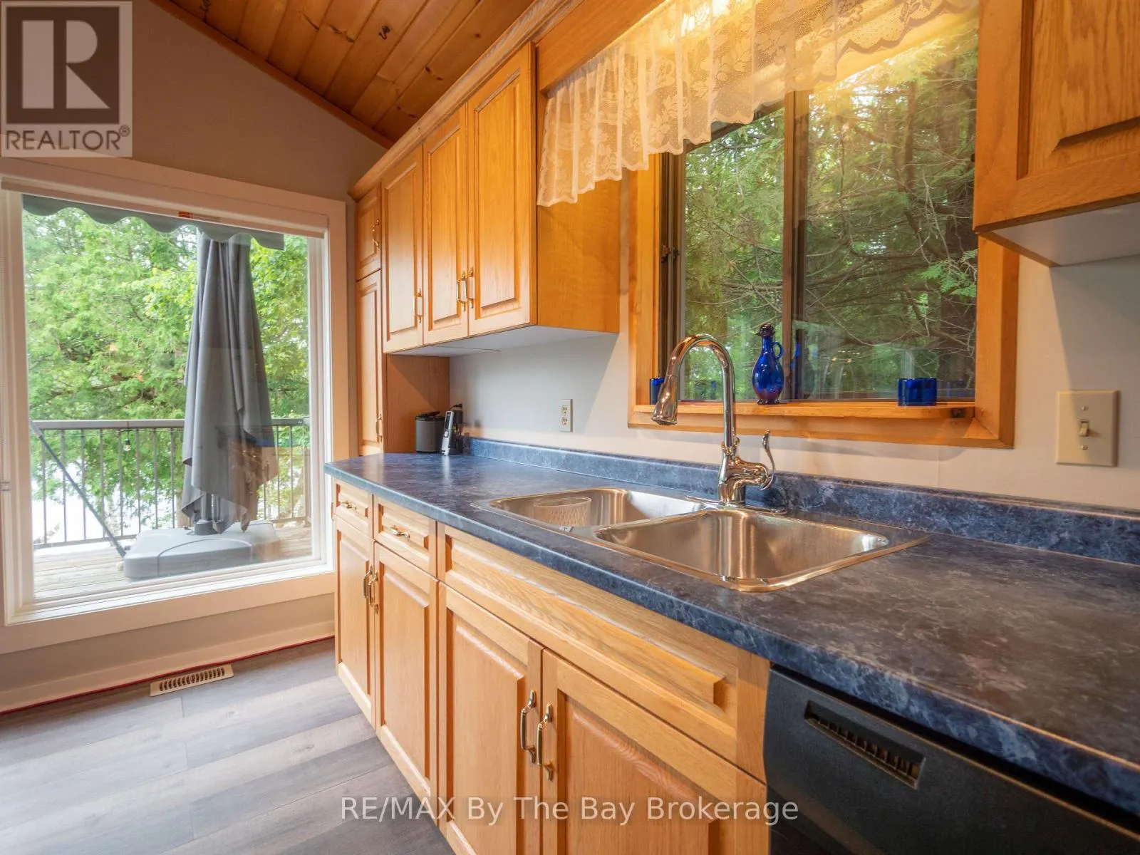 4018 ISLAND 980 / DEER ISLAND