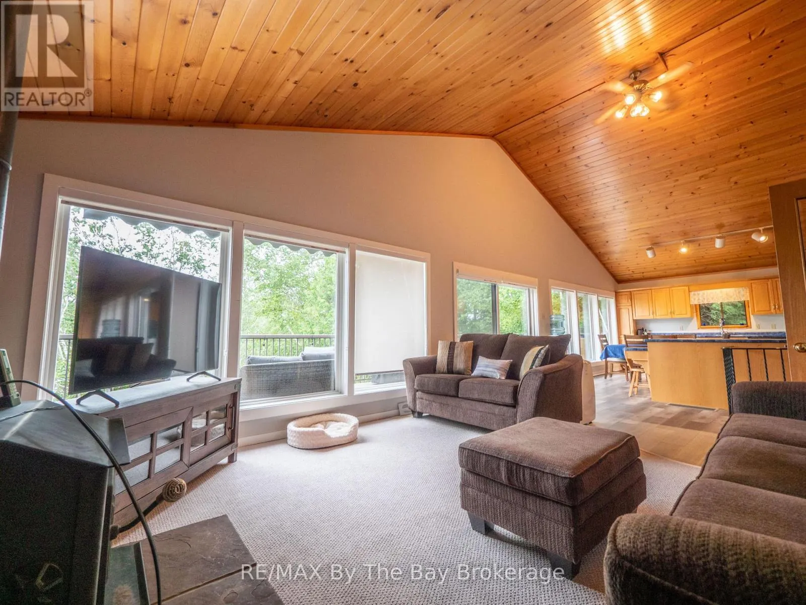 4018 ISLAND 980 / DEER ISLAND