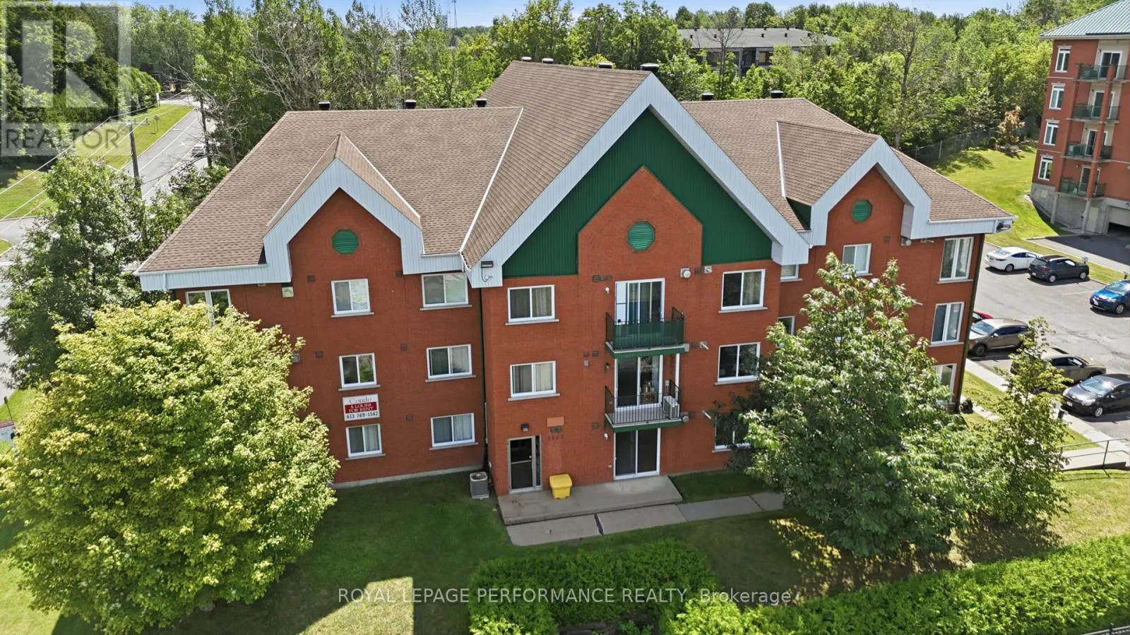 112 - 1101 CLEMENT STREET