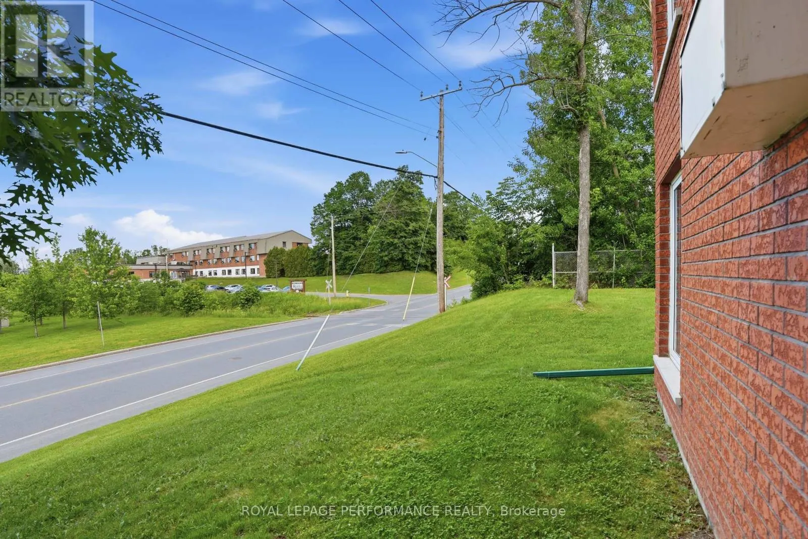 112 - 1101 CLEMENT STREET