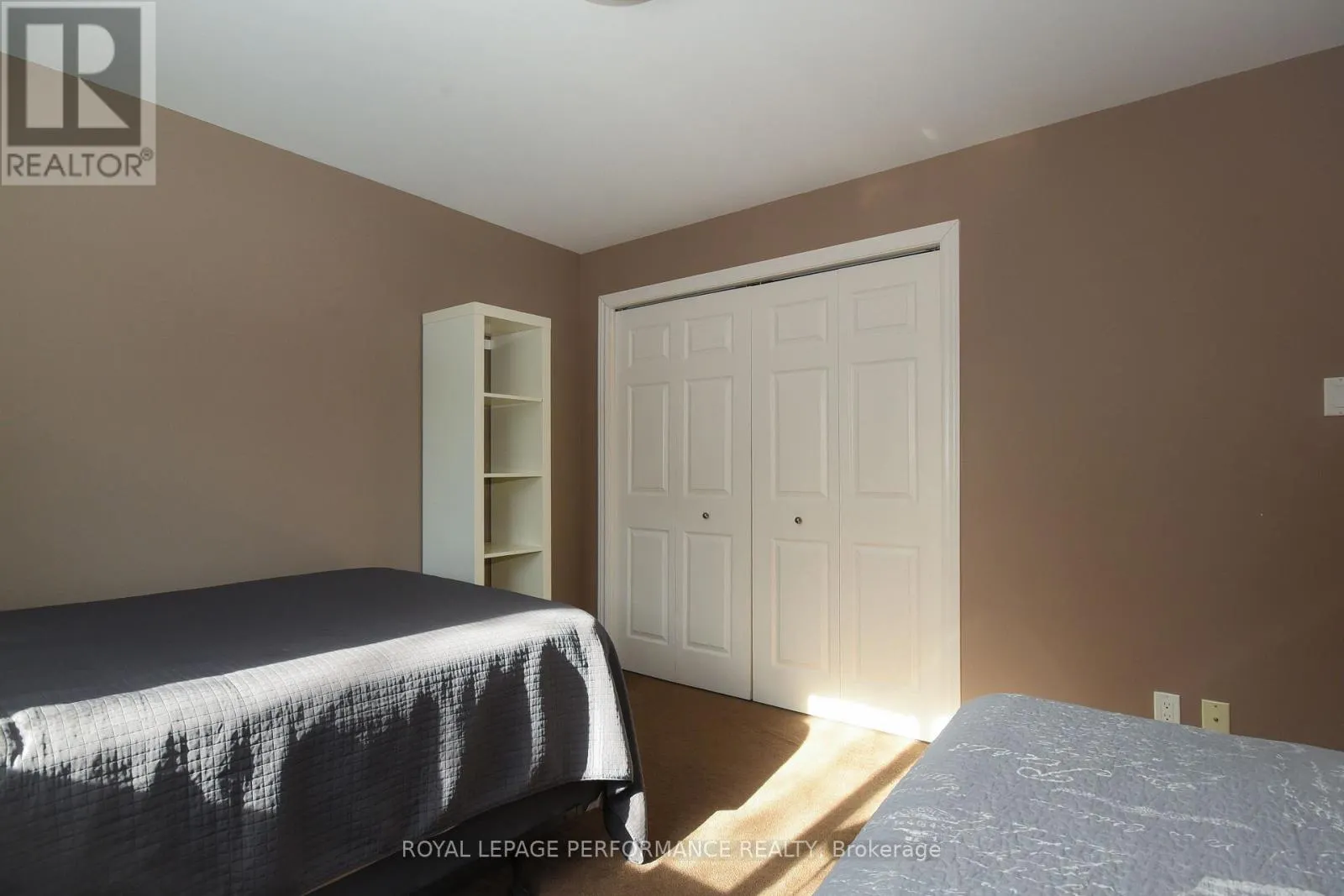 35 CLOVERLOFT COURT