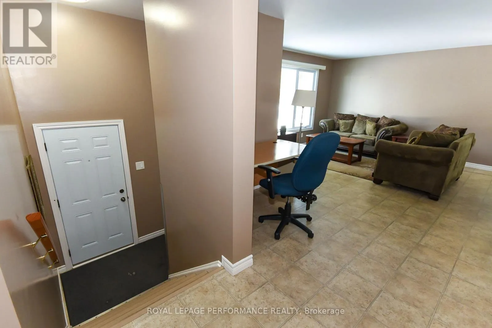 35 CLOVERLOFT COURT