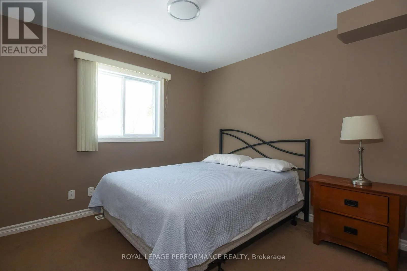 35 CLOVERLOFT COURT