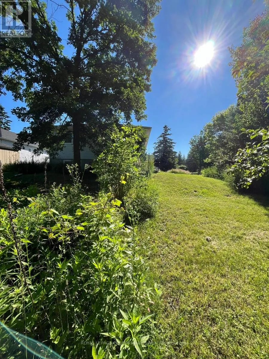 35 CLOVERLOFT COURT