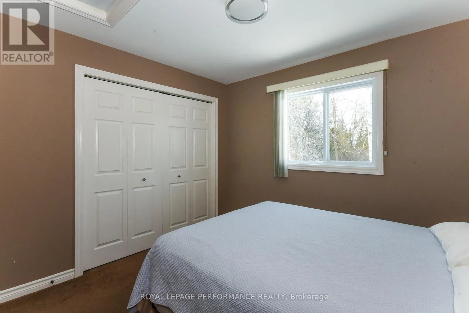 35 CLOVERLOFT COURT