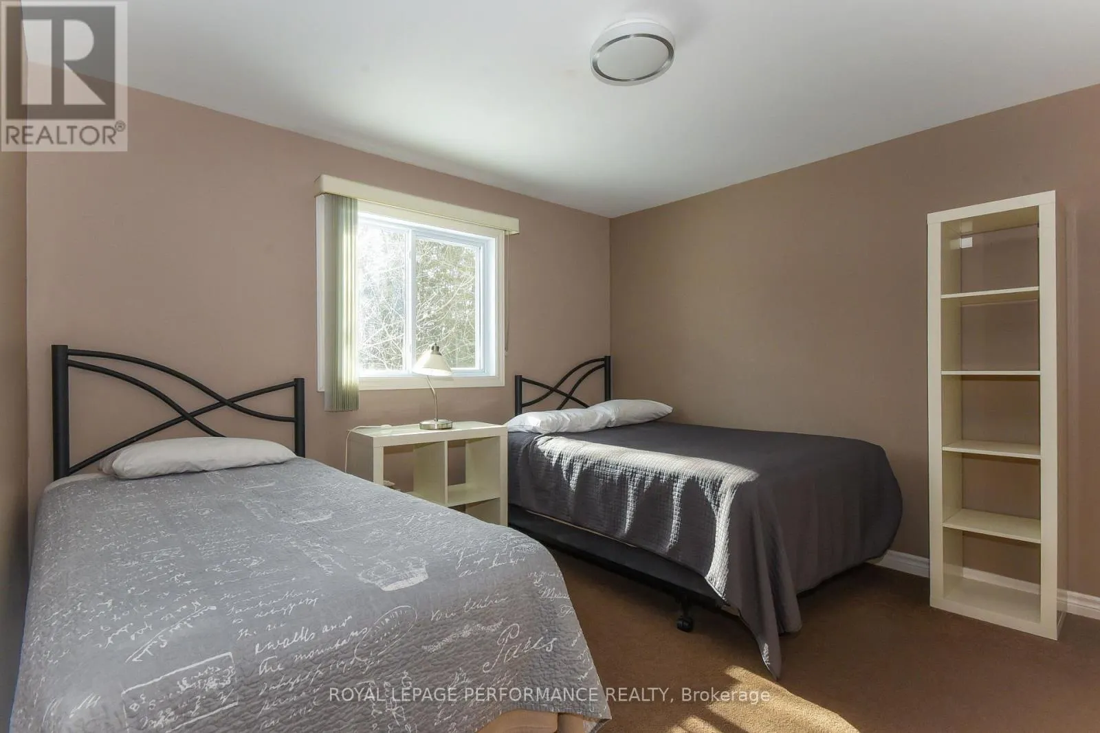 35 CLOVERLOFT COURT