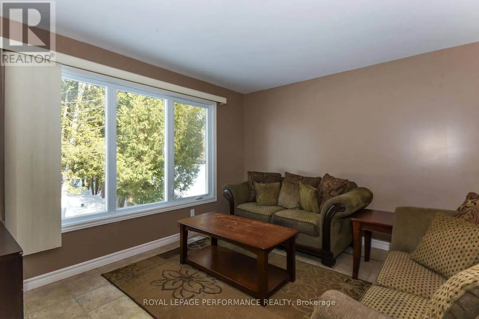 35 CLOVERLOFT COURT