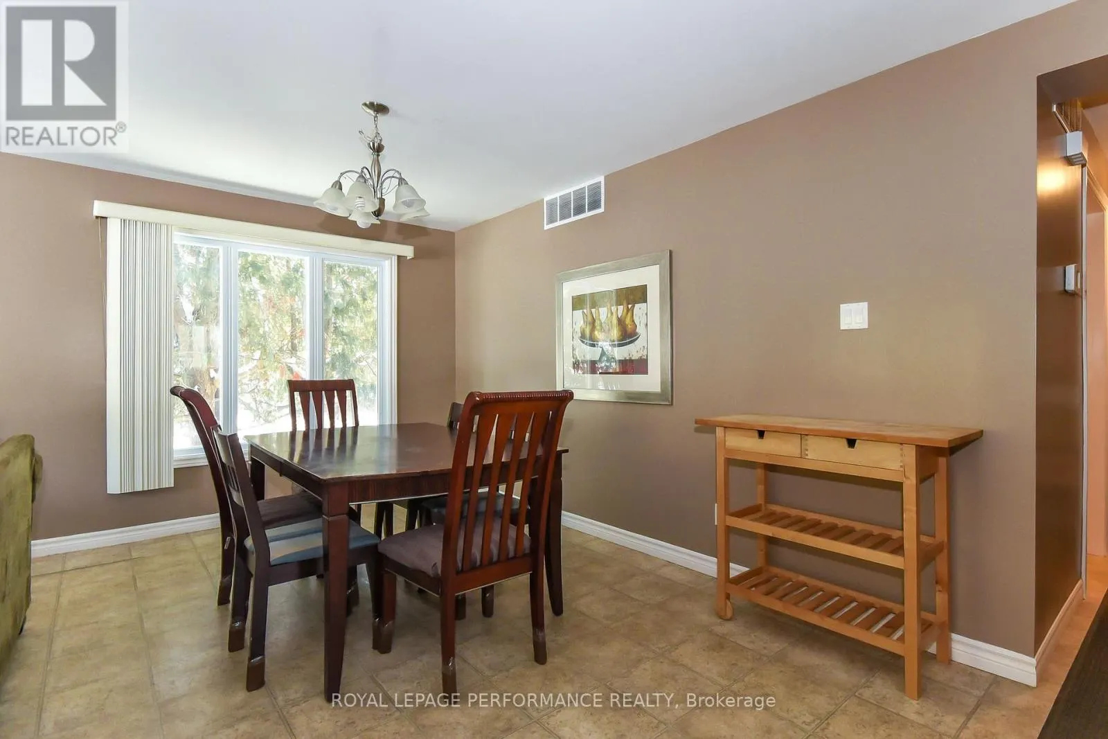 35 CLOVERLOFT COURT