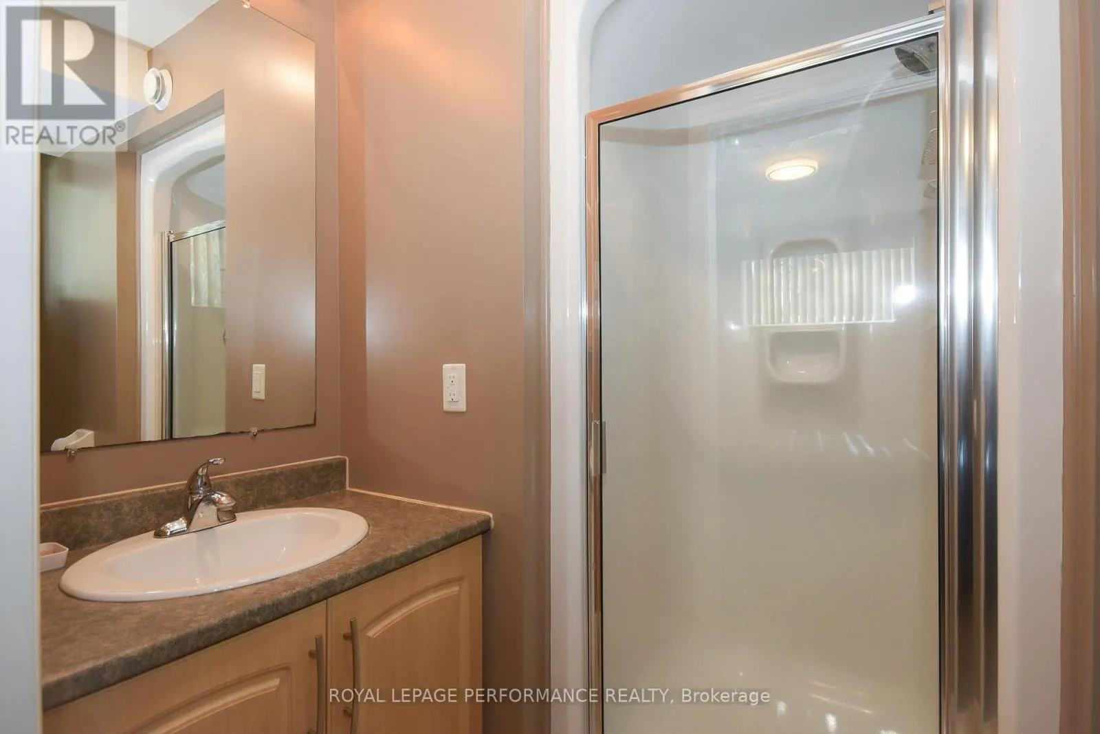 35 CLOVERLOFT COURT