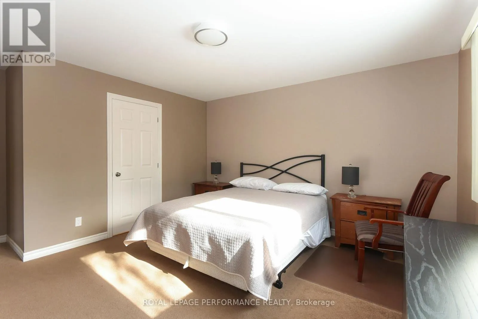35 CLOVERLOFT COURT