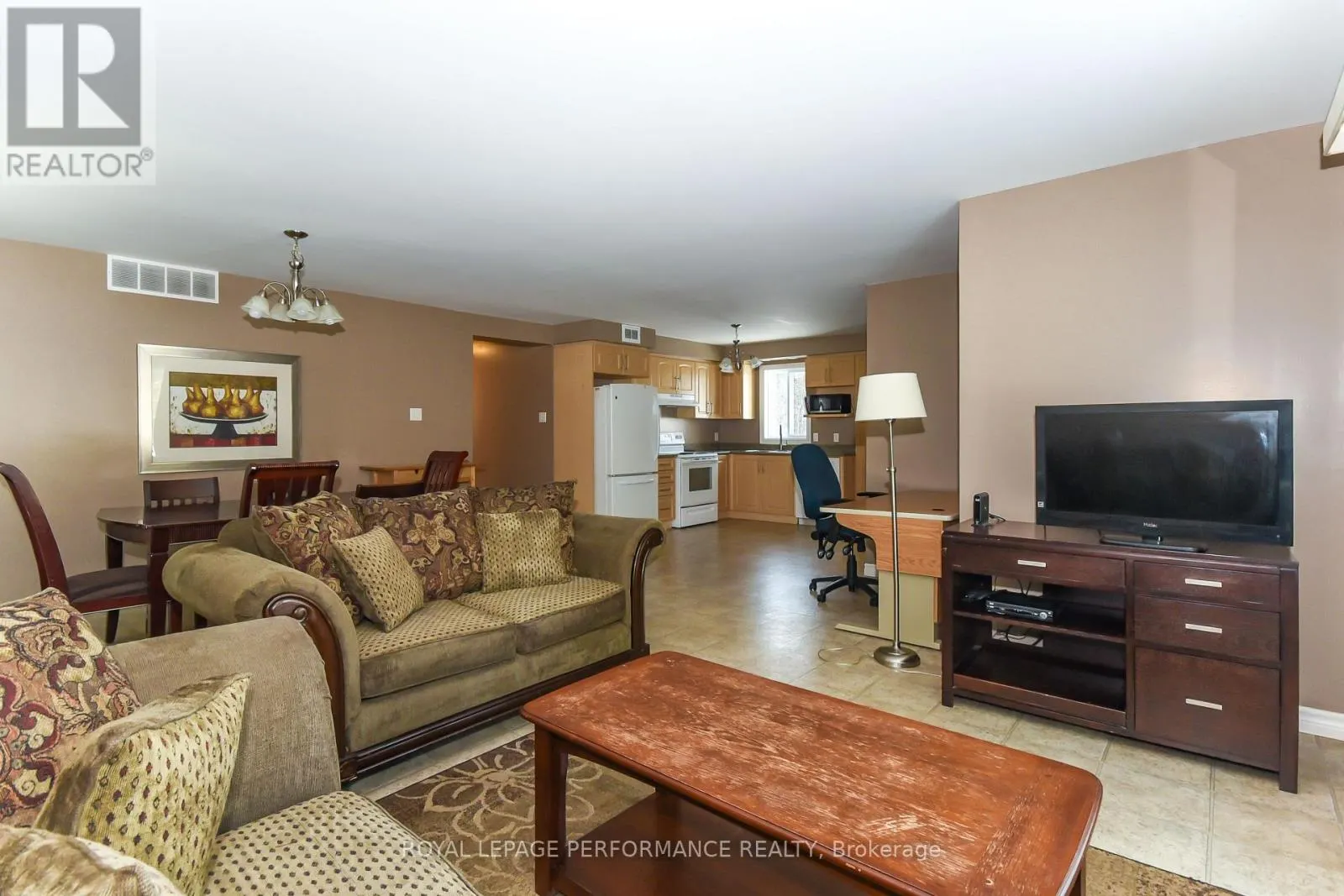 35 CLOVERLOFT COURT