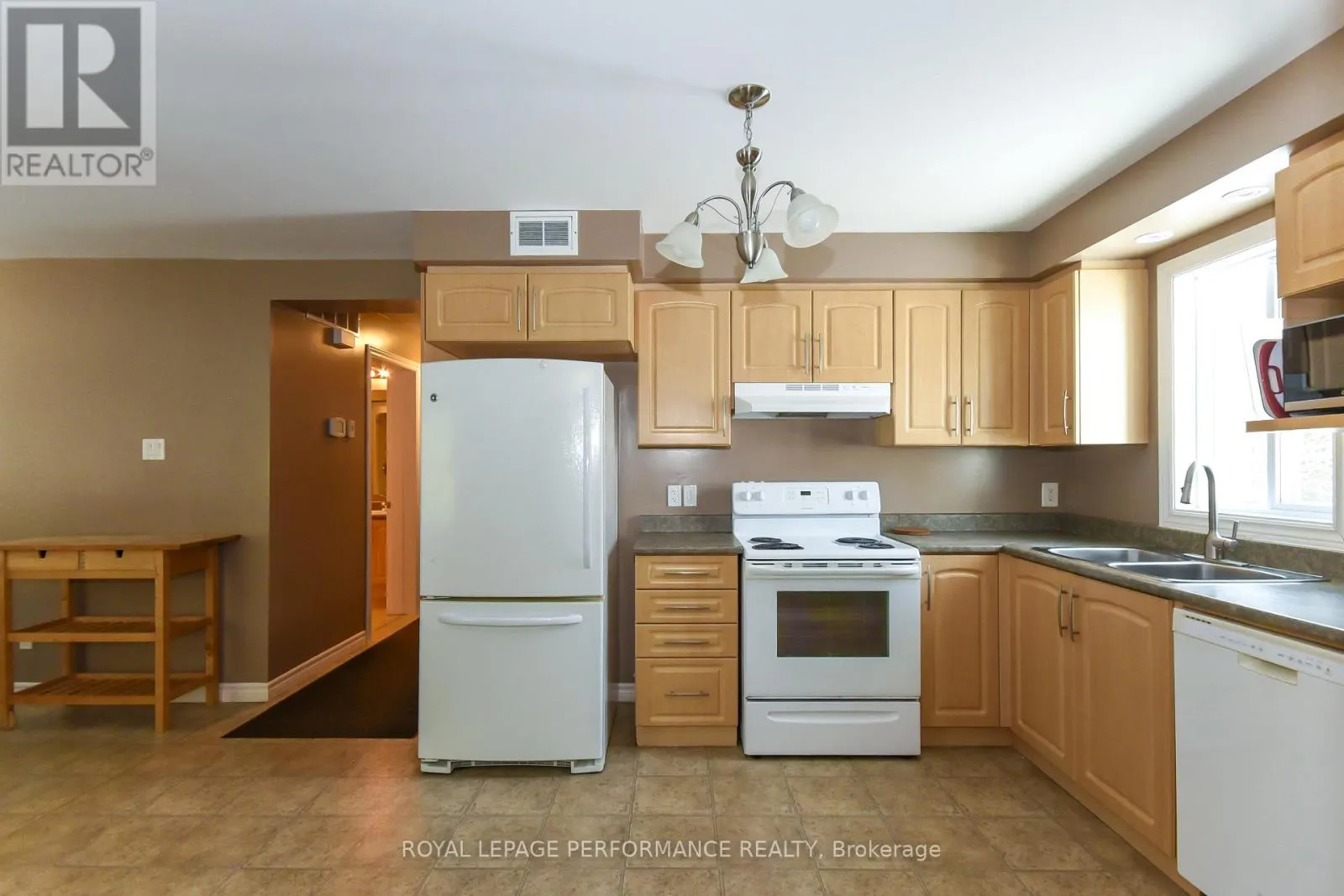 35 CLOVERLOFT COURT