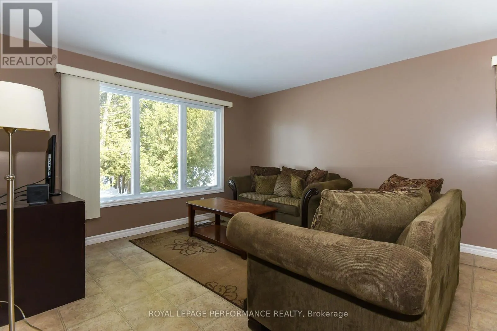 35 CLOVERLOFT COURT