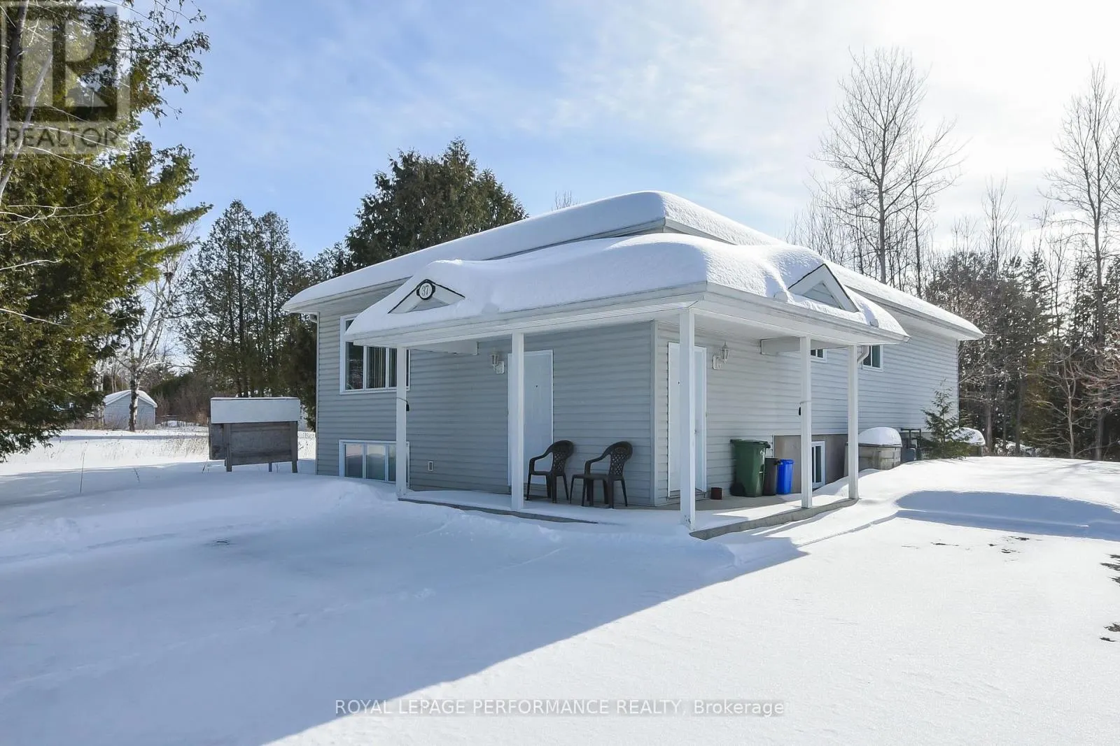 35 CLOVERLOFT COURT