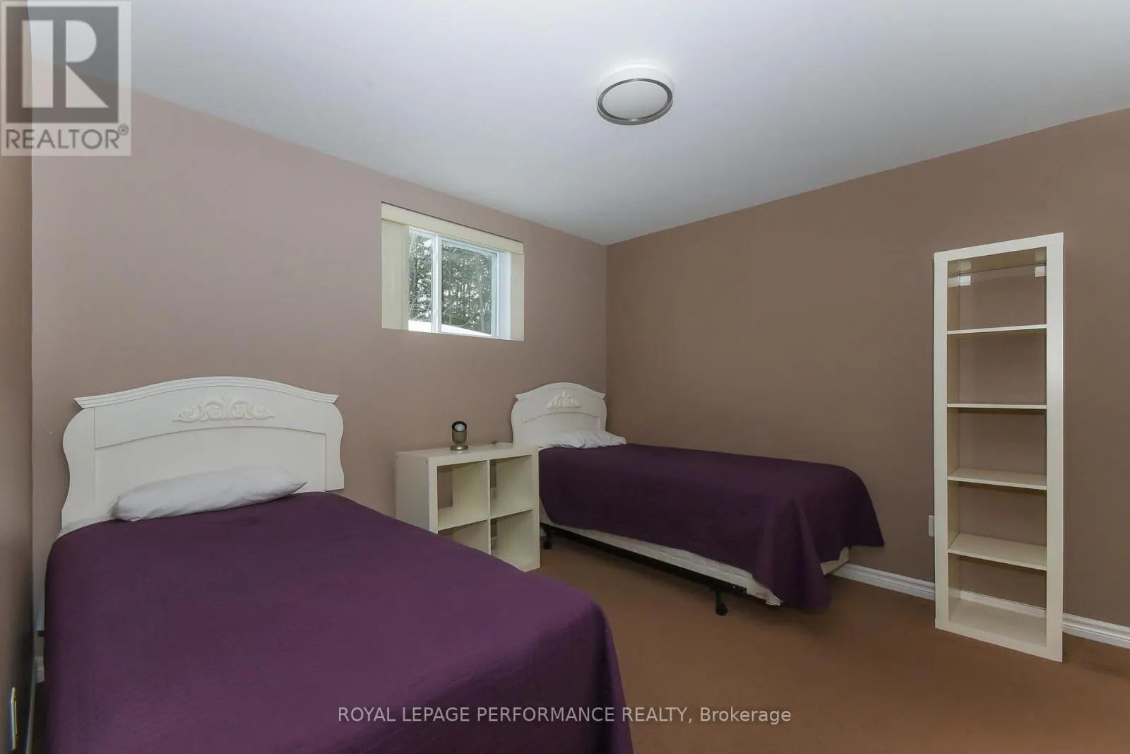 35 CLOVERLOFT COURT