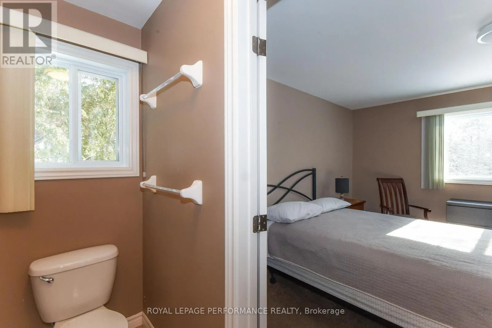 35 CLOVERLOFT COURT