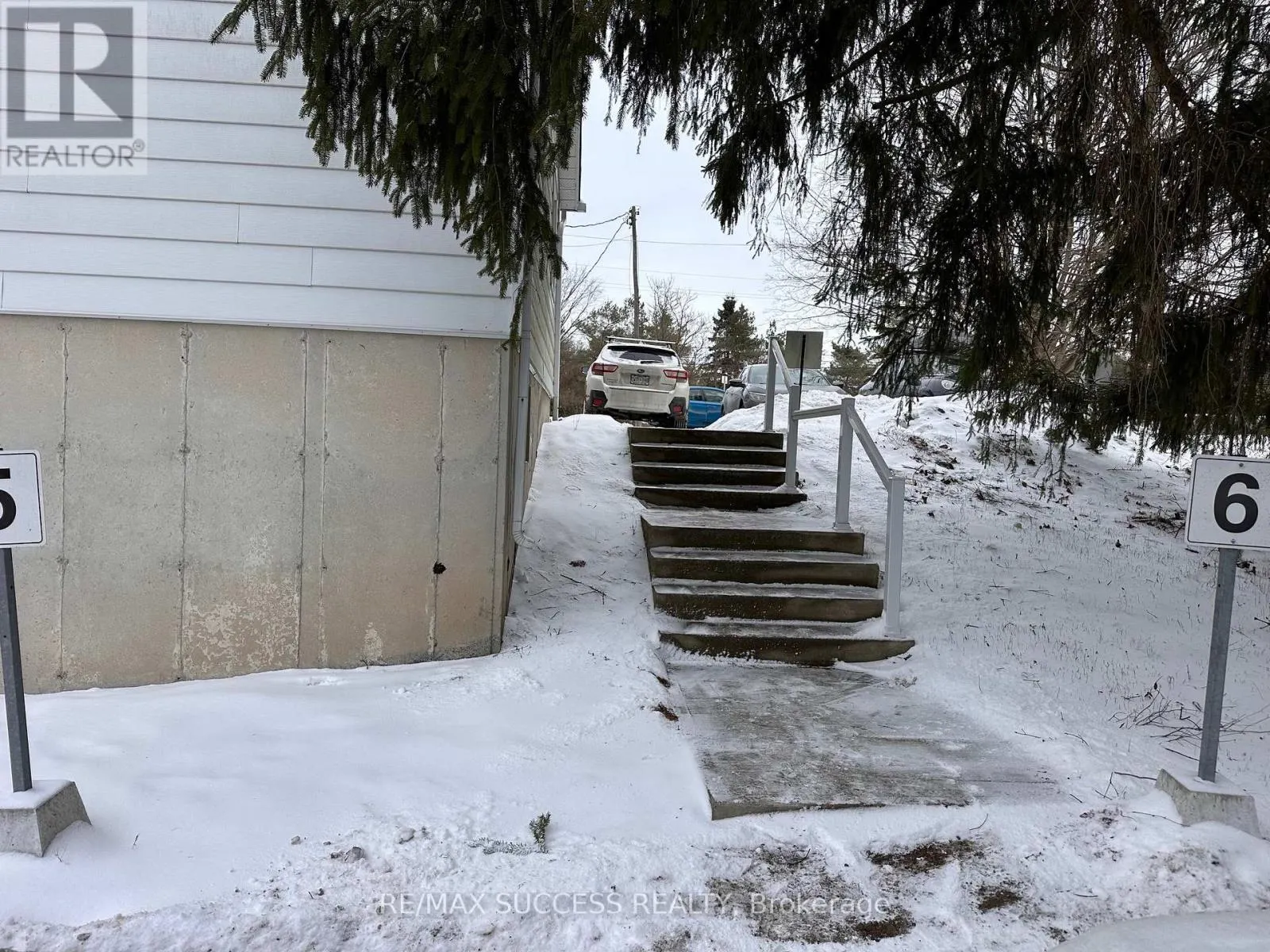 B - 28 BROCK ROAD N