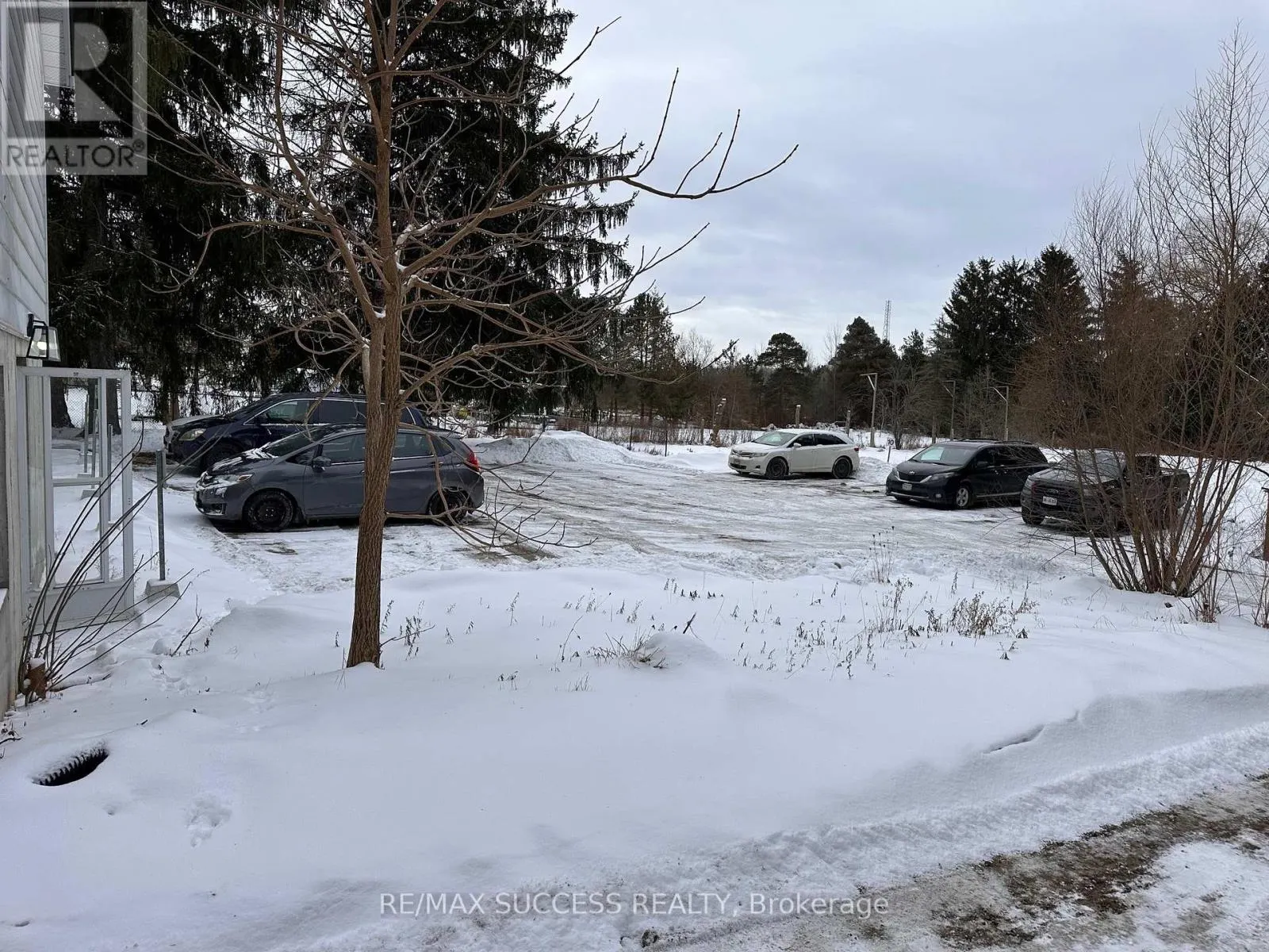 B - 28 BROCK ROAD N
