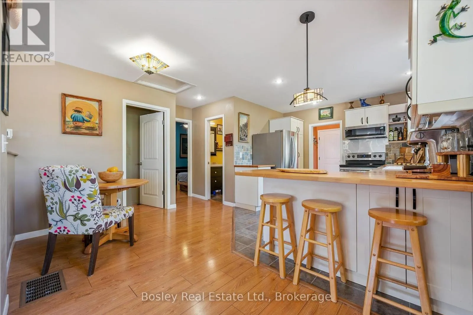 32 HOLLY TRAIL