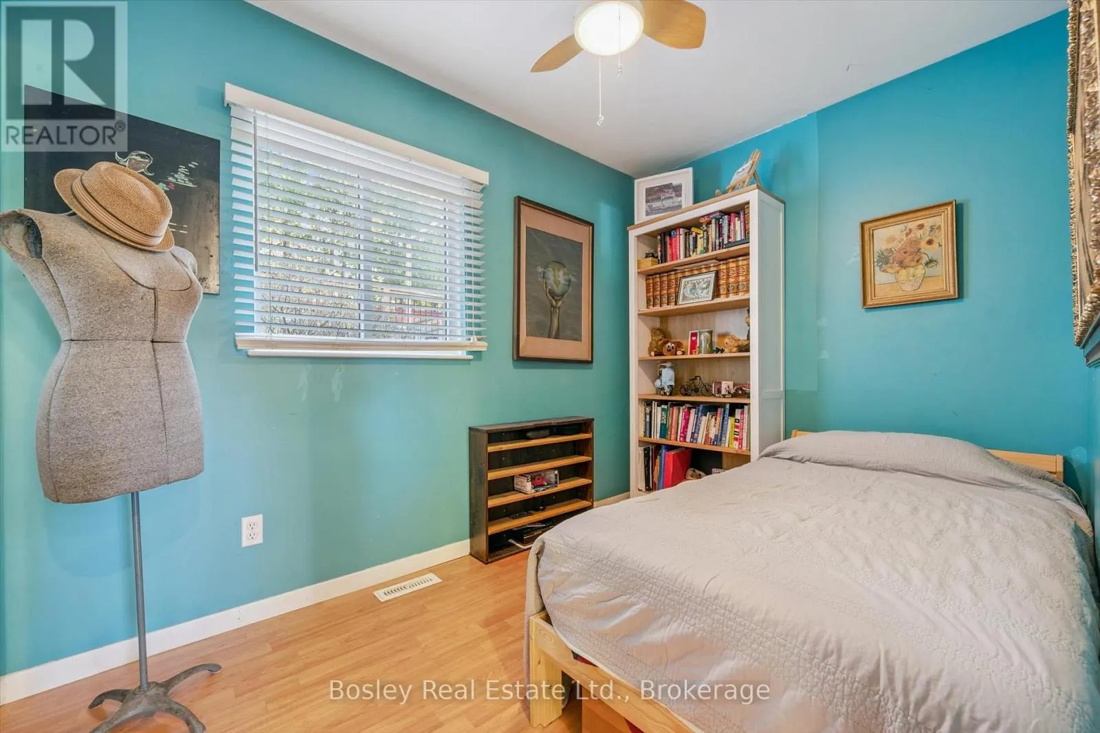 32 HOLLY TRAIL