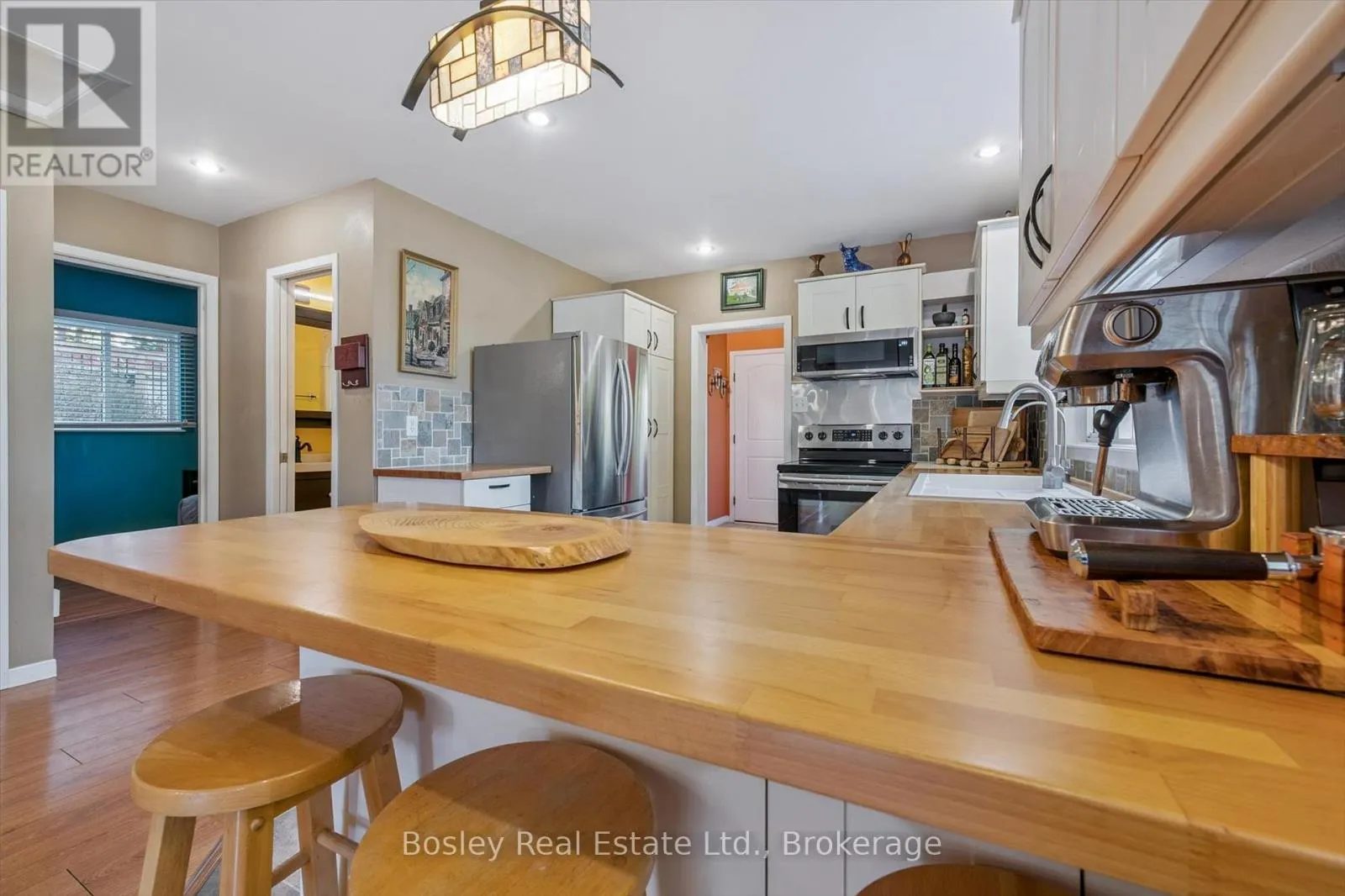 32 HOLLY TRAIL